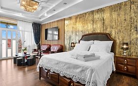 Luxurious Villa With Lush Garden And Huge Terrace Near Herastrau Park